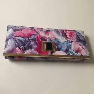 New clutch/hand purse